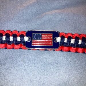 Patriotic Paracord Bracelet with American Flag Plate - Red Navy White